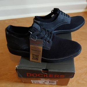 Brand new Men's Dockers Never Wet Shoes 8.5 M